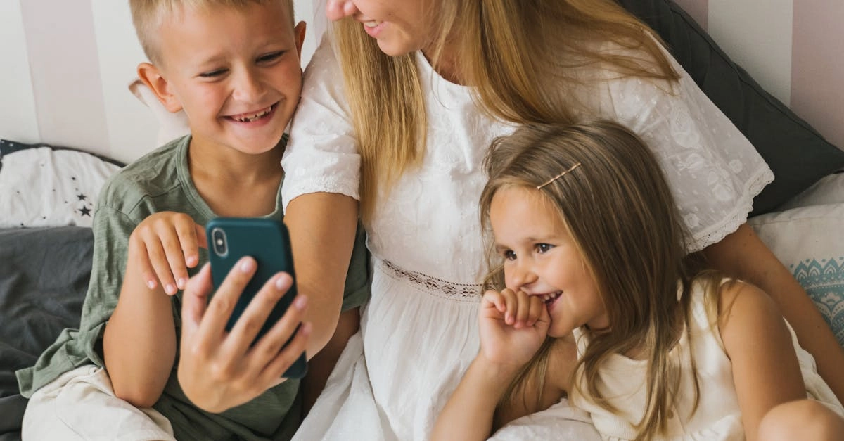 Родители находят баланс между цифровым досугом и семейными обязанностями